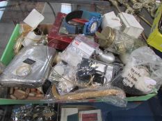 A mixed lot of costume jewellery