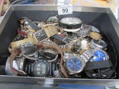 A mixed lot of watches