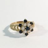 A 9ct gold cluster ring,