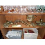 A mixed lot of brass ware