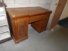 A kneehole desk