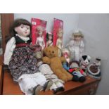 A quantity of dolls and teddy bears
