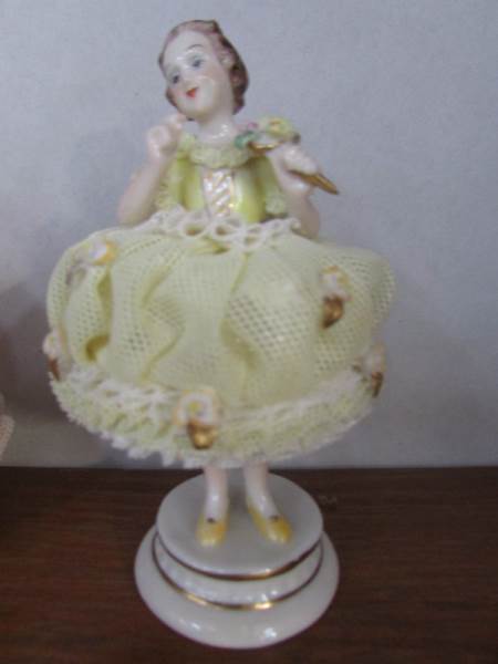 2 'Irish Dresden' porcelain figurines - Image 2 of 5