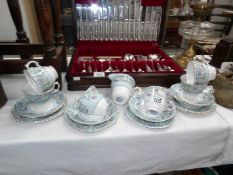 19 pieces of Colclough tea ware