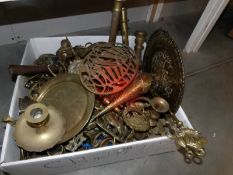 A box of assorted brass ware