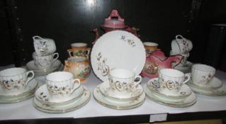 30 pieces of tea ware and other ceramic items