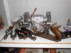A mixed lot of tools including bench grinder