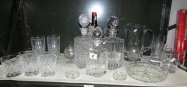 A mixed lot of glass ware