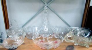 6 glass bowls,