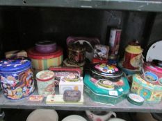 A mixed lot of assorted tins