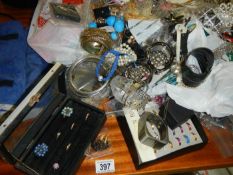 A large quantity of jewellery