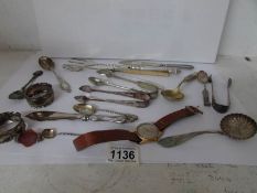 A mixed lot of cutlery including silver etc