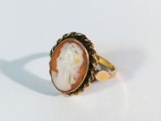 An 18ct gold cameo ring with female profile,