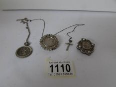 2 Victorian silver brooches, a silver St.