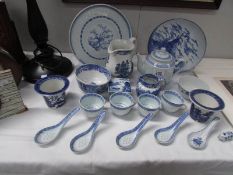 A mixed lot of oriental blue and white china etc