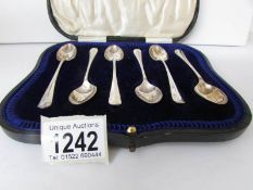 A cased set of silver 'rats tail' teaspoons