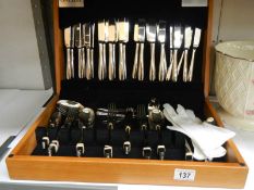 A cased 60 piece Oneida canteen of cutlery for 8 persons