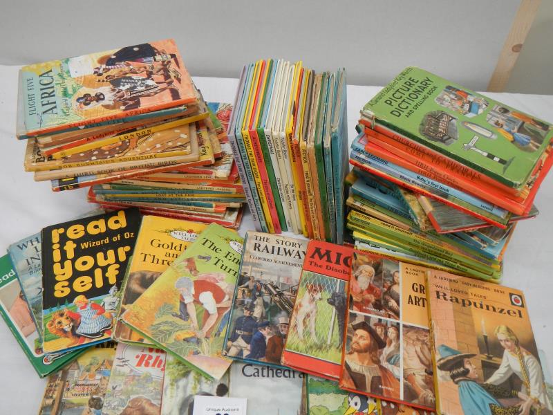 A collection of Ladybird books - nearly 90 titles - Bild 5 aus 5