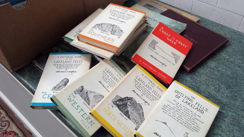 English and Welsh topographical books. A large quantity to include Wainwright. Approx 200 volumes in - Bild 2 aus 6