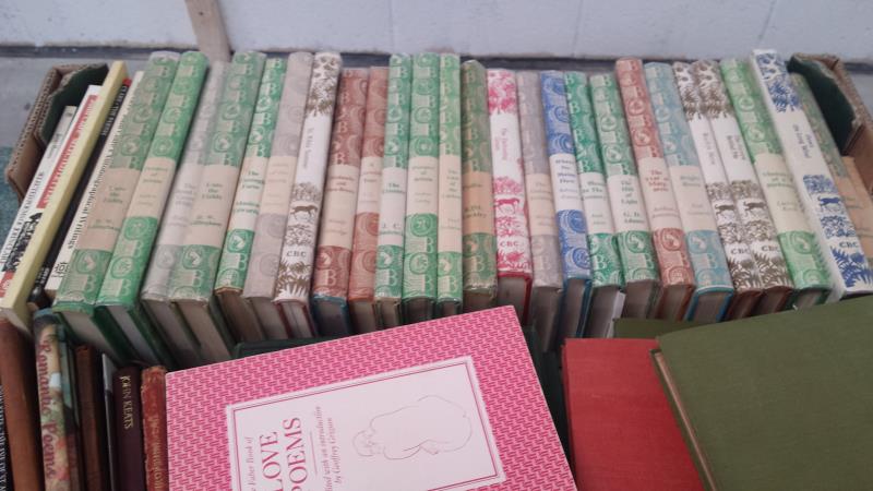 A collection of Country Book Club Books (25 volumes), a collection of In Praise books and Books on - Bild 6 aus 7