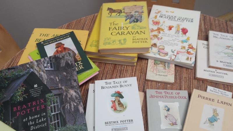 Beatrix Potter - a collection of her works including books about her 50 volumes - Bild 3 aus 4