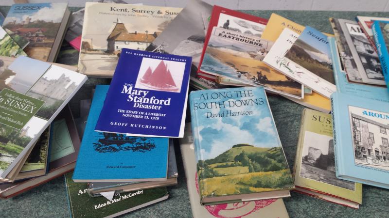 Sussex interest - A collection of books on Sussex including Topography, History etc approx 40 - Bild 2 aus 4
