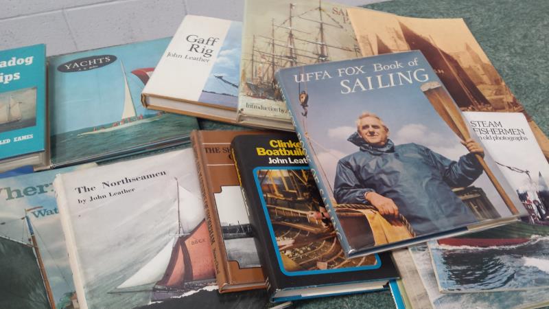 Sailing and Ships interest - a collection of approx 25 books including The Merhant Schoonerby - Bild 3 aus 3