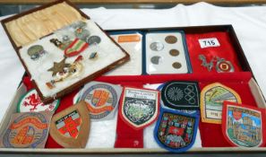 A mixed lot including cloth badges, coins, World War 2 Italy star etc.