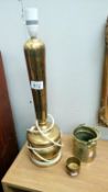 A brass table lamp & 3 other brass items