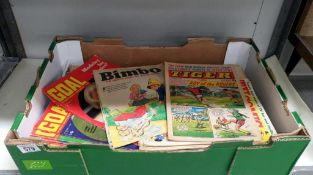 A box of old comics including 1968 - 172 Goal, 1970's Beano, Dandy & Tiger etc.