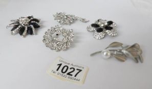 5 glitter jewellery brooches