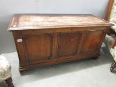 An oak blanket box