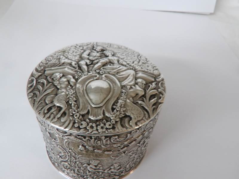 A superb quality German silver trinket pot, 135. - Image 7 of 10