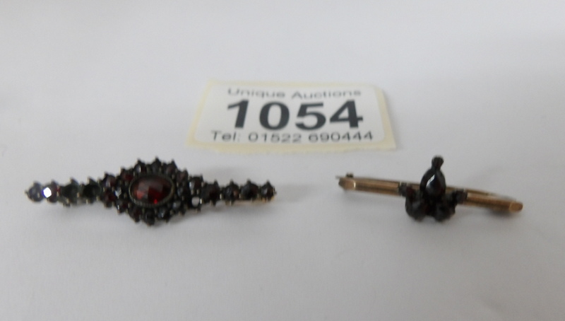 2 Victorian garnet brooches (2 stones missing) - Image 2 of 2