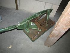 A Beading/picture frame guillotine