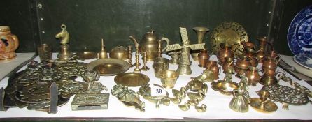 A quantity of brass and copper items including Lincoln Imp door knocker