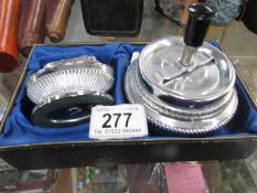 A boxed vintage table lighter and ashtray