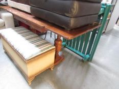 A draw leaf table