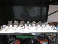 A quantity of Lilliput lane cottages etc