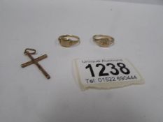 2 9ct gold signet rings and a 9ct gold cross, 5.