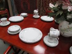A Japanese porcelain tea and dinner set