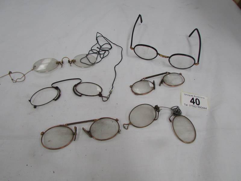 5 pairs of old pince nez and a pair of old spectacles