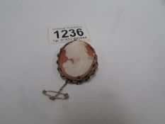 A 12ct gold cameo brooch