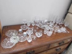 A mixed lot of glass etc