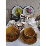 A mixed lot of ceramics including 2 Worcester Pallisy cups and saucers