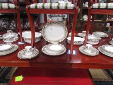 Approximately 45 pieces of Royal Worcester Windsor pattern tea and dinner ware