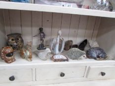 A mixed lot of animal figures etc