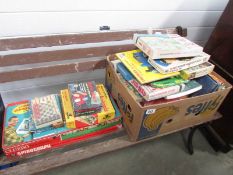 A mixed lot of old games etc