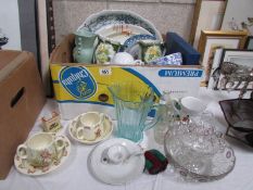 A mixed lot of glass and china