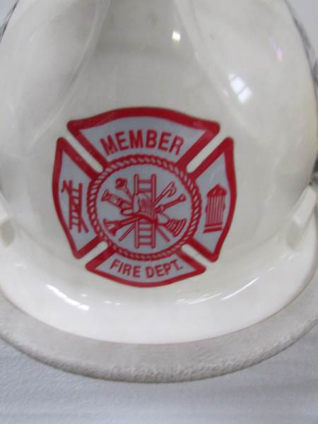 A 1980's America Assistant Chief member fire department fireman's helmet - Image 2 of 2